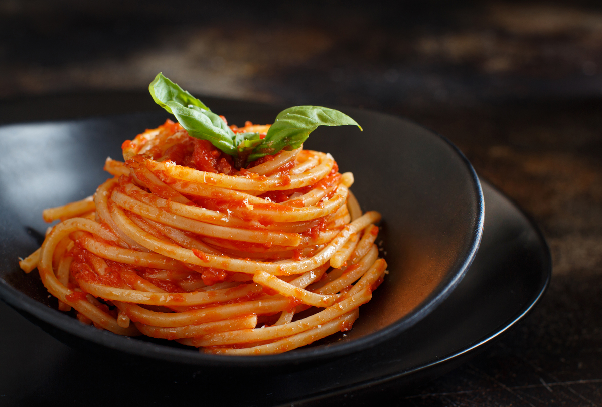 NAPOLİTEN SOSLU MAKARNA (SPAGETTİ)